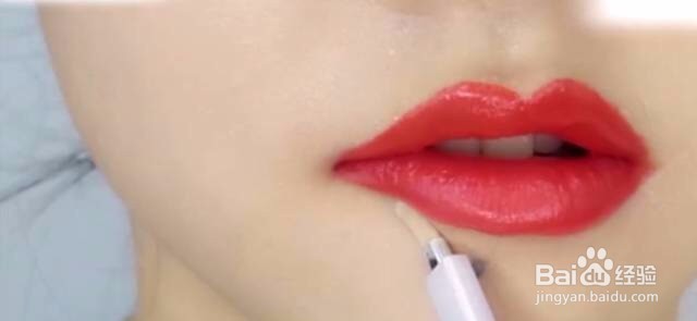 自贡玲丽彩妆教大家如何用一支口红化出八种唇妆