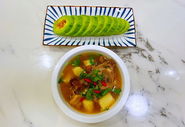 姬松茸山药鸡汤