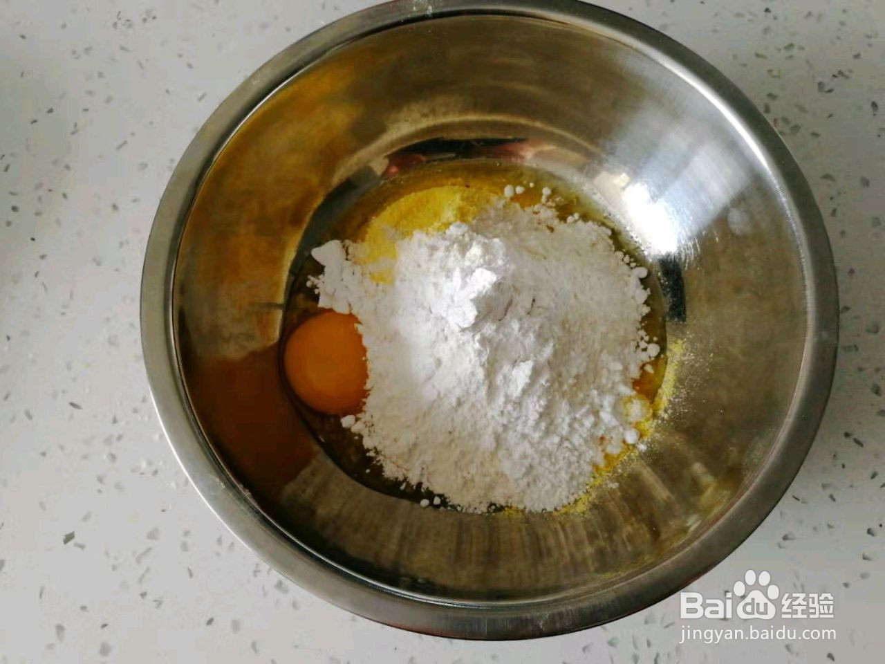 松软好吃的玉米面饼的做法