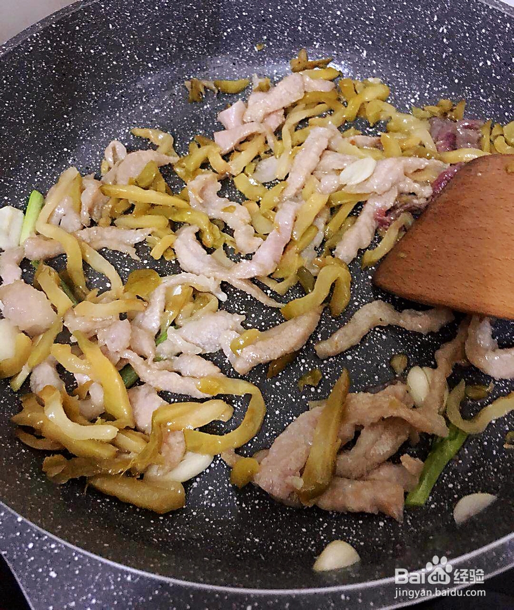 新手适合做的榨菜炒肉