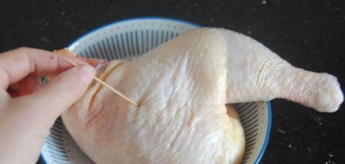 如何制作美味的烧鸡腿