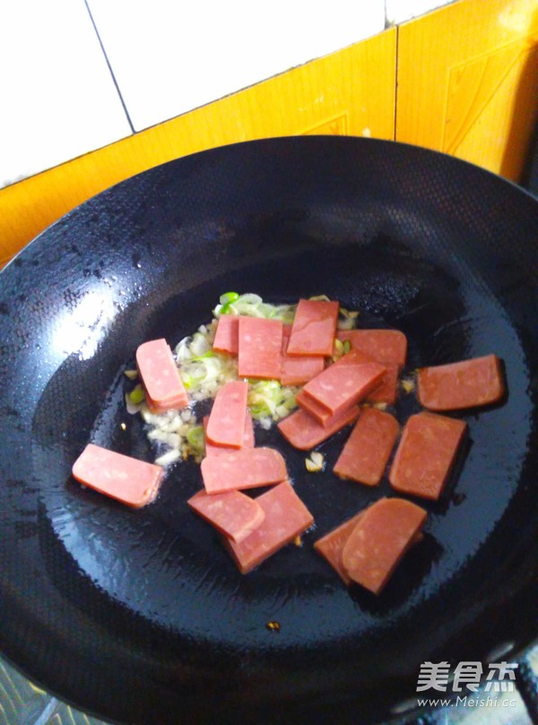 豆角炒火腿的做法