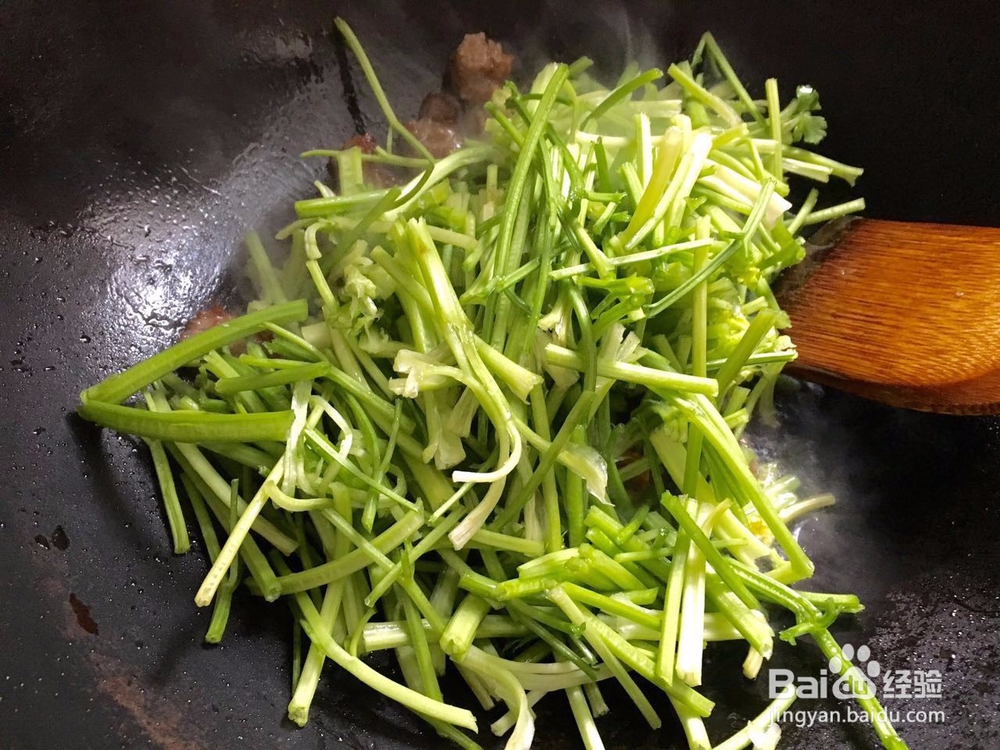 【简单家常菜】芹菜炒牛肉的做法——家常菜菜谱