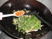 怎样自制黄豆酱甜椒扁豆角炒肉