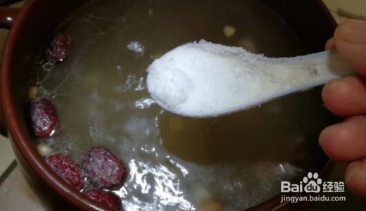 椰子肉炖排骨的做法