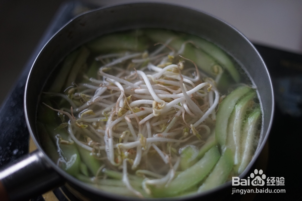 易上手的丝瓜干贝豆芽汤