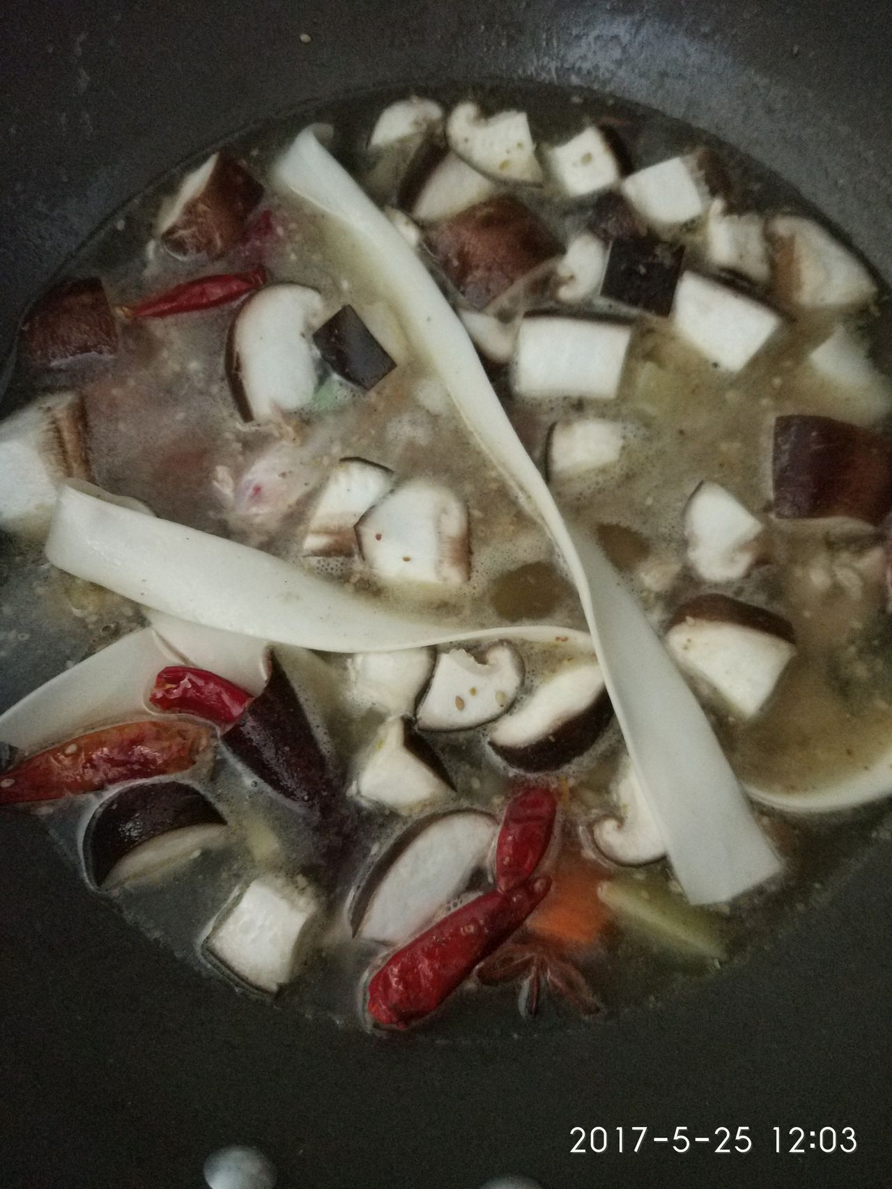 爱吃肉的你一定喜欢的小喵黄焖鸡!