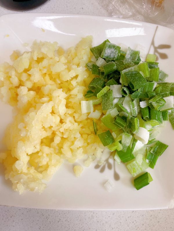 蒜蓉粉丝蒸扇贝肉