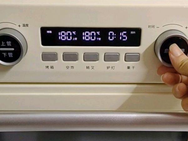 健康无油烘烤薯条