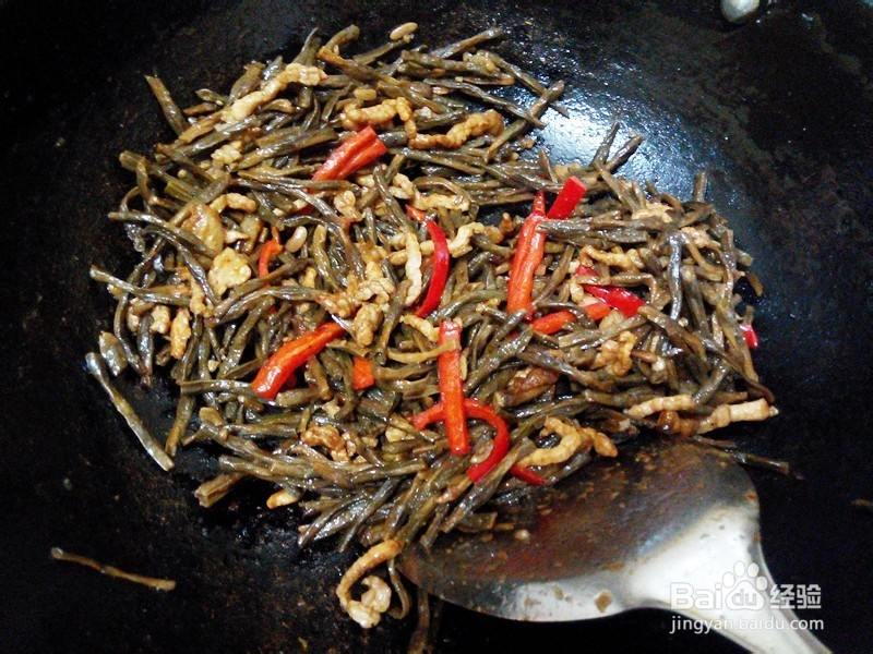 肉丝干豆角的做法。