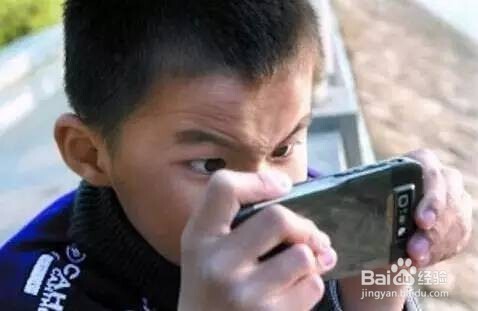 到底该不该给孩子玩手机？