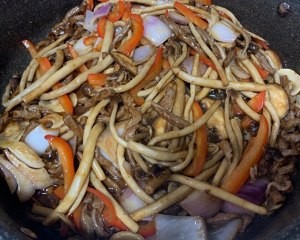 教你制作美味的茶树菇炒牛肉