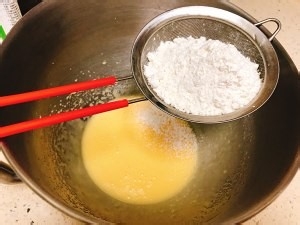 制作黄油掉渣曲奇饼干