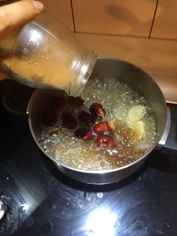 红枣桂圆姜汤茶