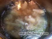 冰糖蹄花煨黄豆
