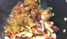 怎么做咖喱鸡焖饭