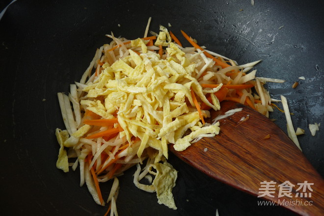 咸菜炒三丝的做法