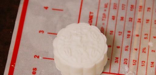 水晶虾仁月饼