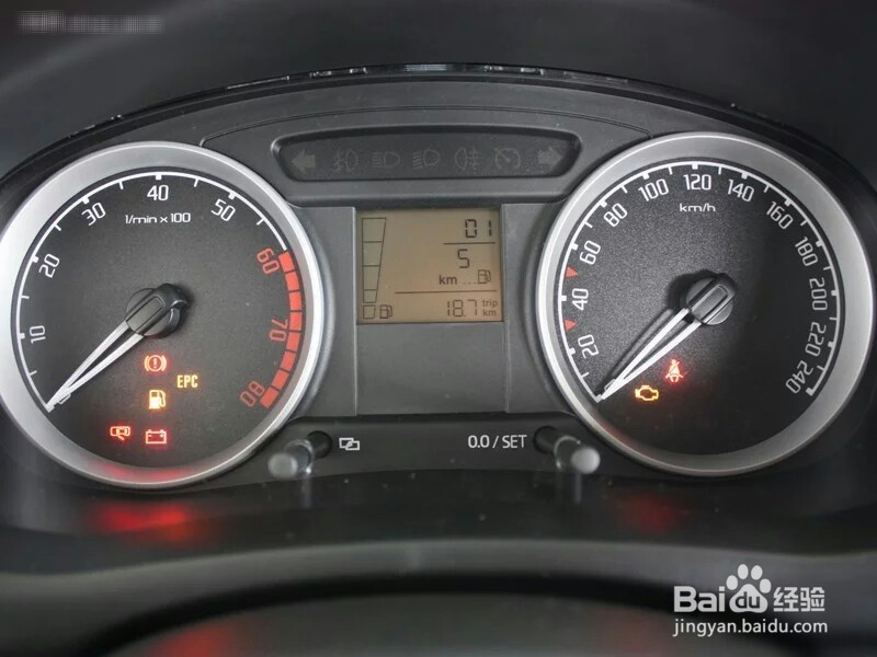 汽车怎么分别一些危险的故障报警灯？