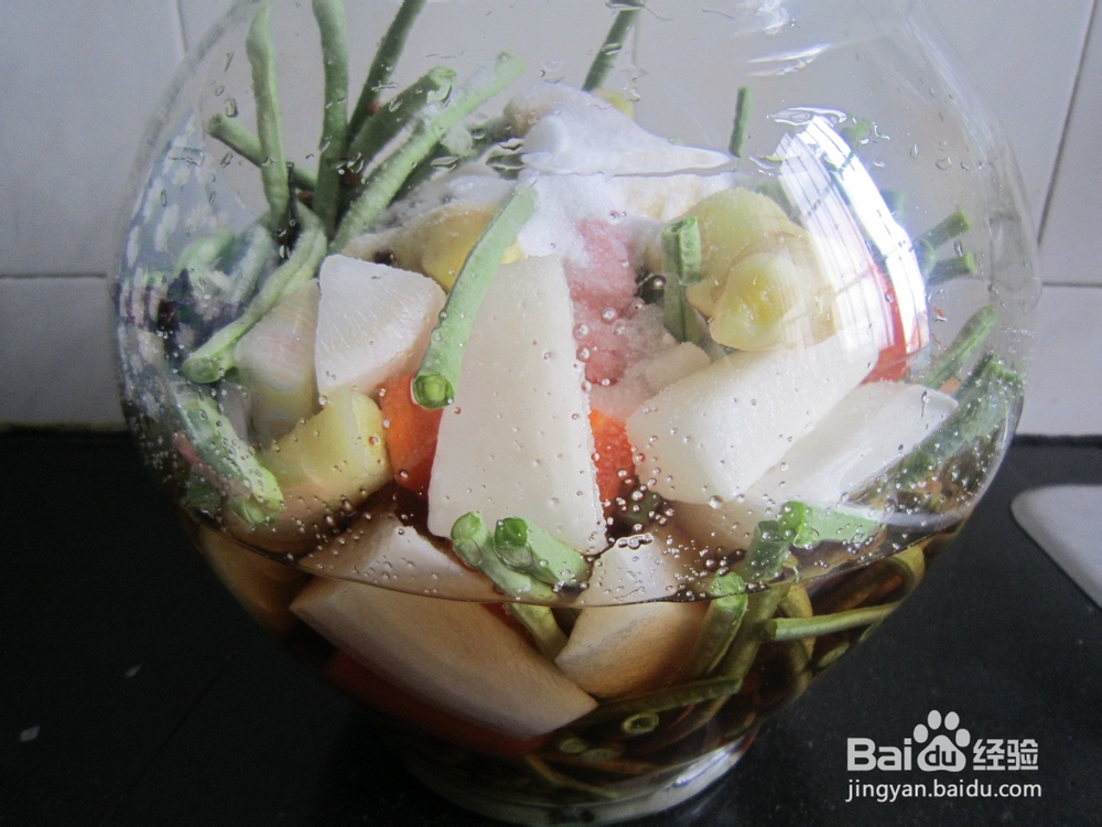 口感脆生，色泽鲜亮，开胃提神------四川泡菜