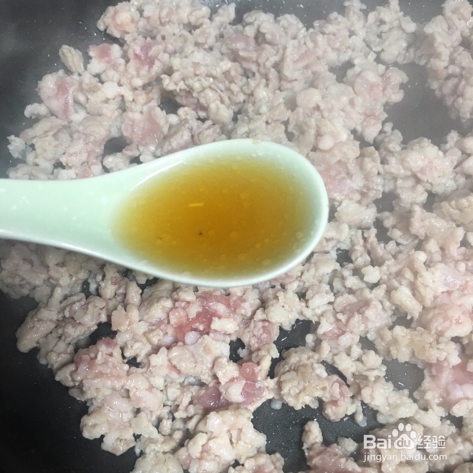 肉末白菜炒年糕的做法