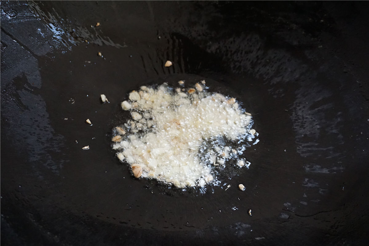 只需两种调味料,就可以做出如此美味的麻辣干锅鸡