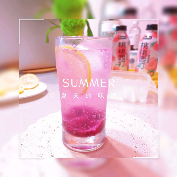 火龙果桃桃汽泡饮