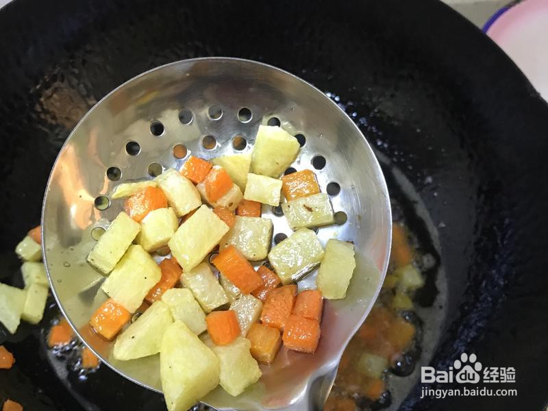 带卤子的炸酱面的做法