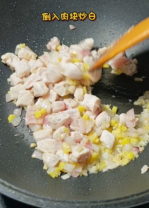 周末轻松早餐炸酱面