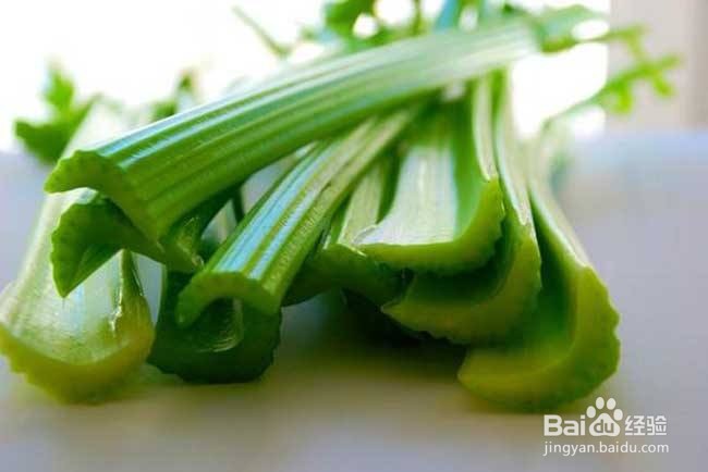 芹菜能治高血压吗？