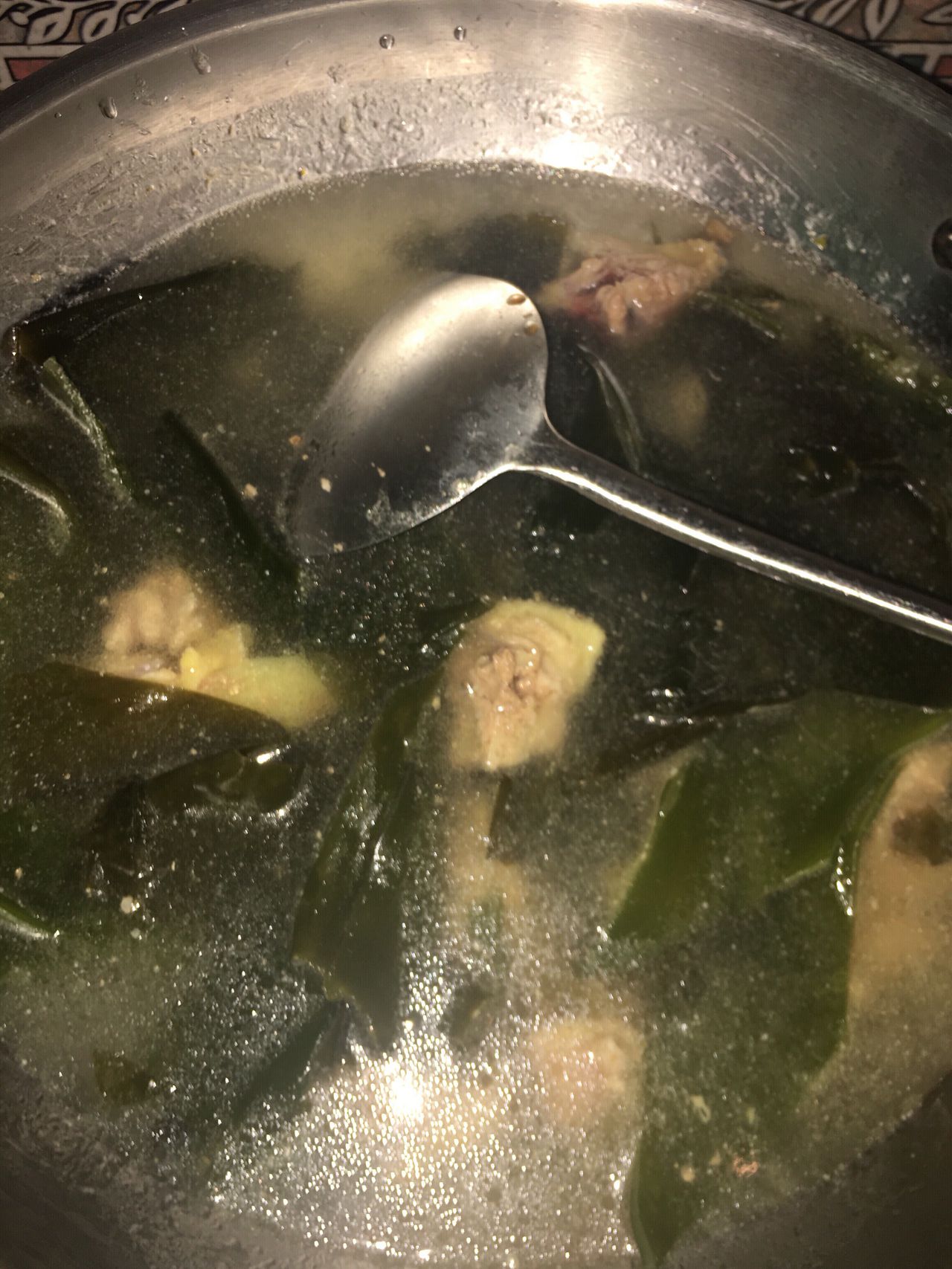 姥姥做的海带鸡肉汤真是人间美味！