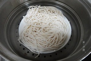 食补佳品茭白肉丝冷面的做法