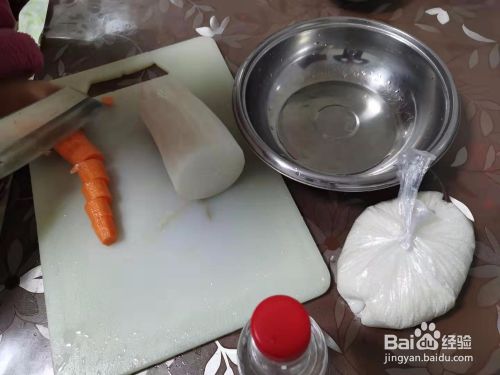 如何腌制酸甜爽口鲜香脆嫩的萝卜