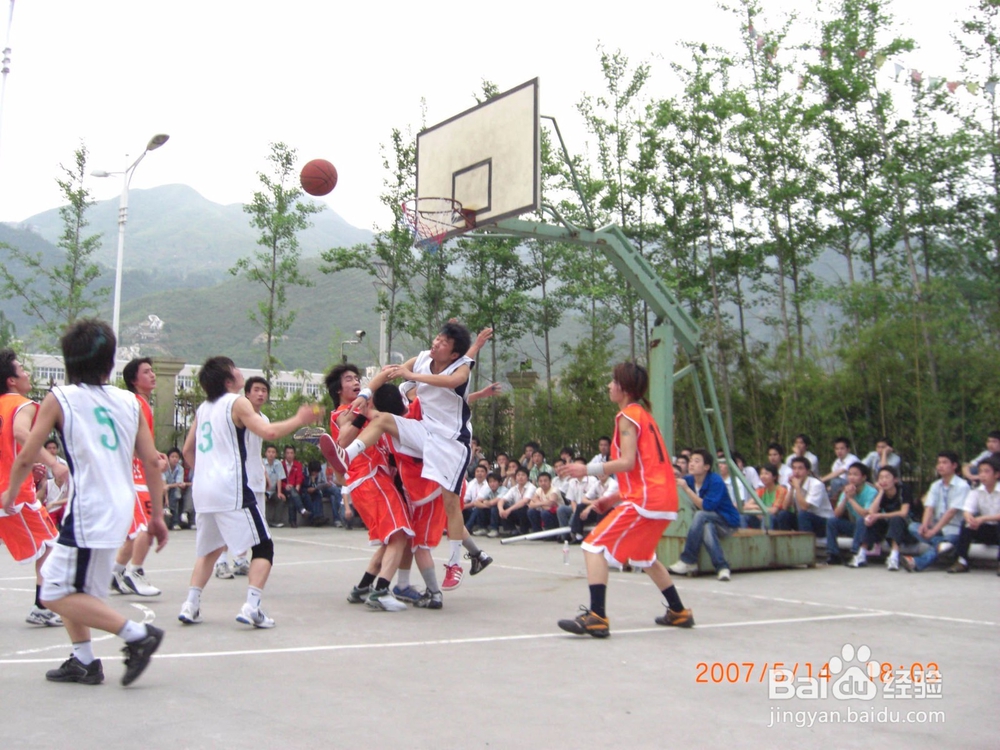 打篮球怎么避免崴脚