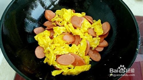 葱香火腿肠炒鸡蛋的做法