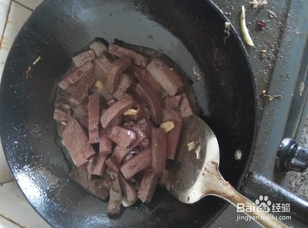 炒鸭血的家常做法