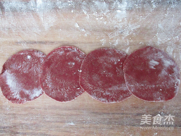 玫瑰花煎饺的做法