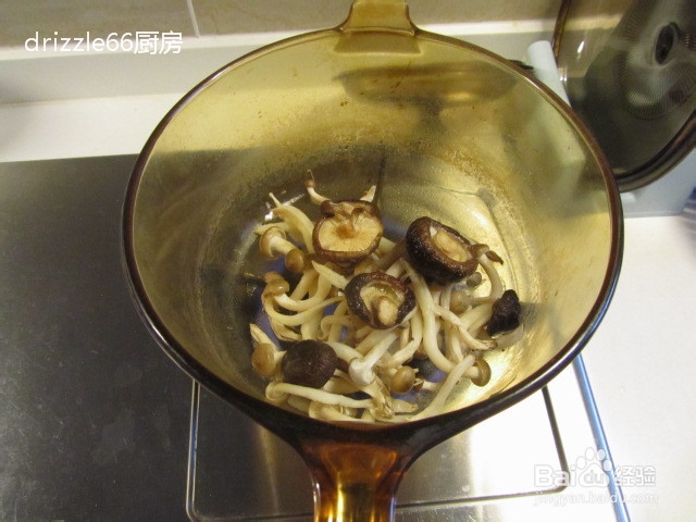 双菇炒菠菜的做法——夏日清爽菜