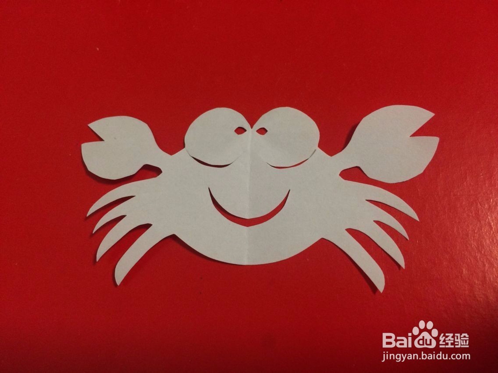 <b>儿童剪纸：螃蟹对折剪纸的简单方法</b>