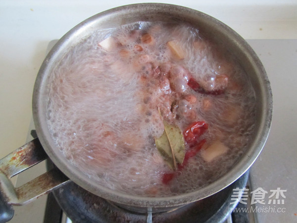 黄瓜花生干丁