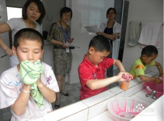 孩子交给托管后,家长应该做什么?