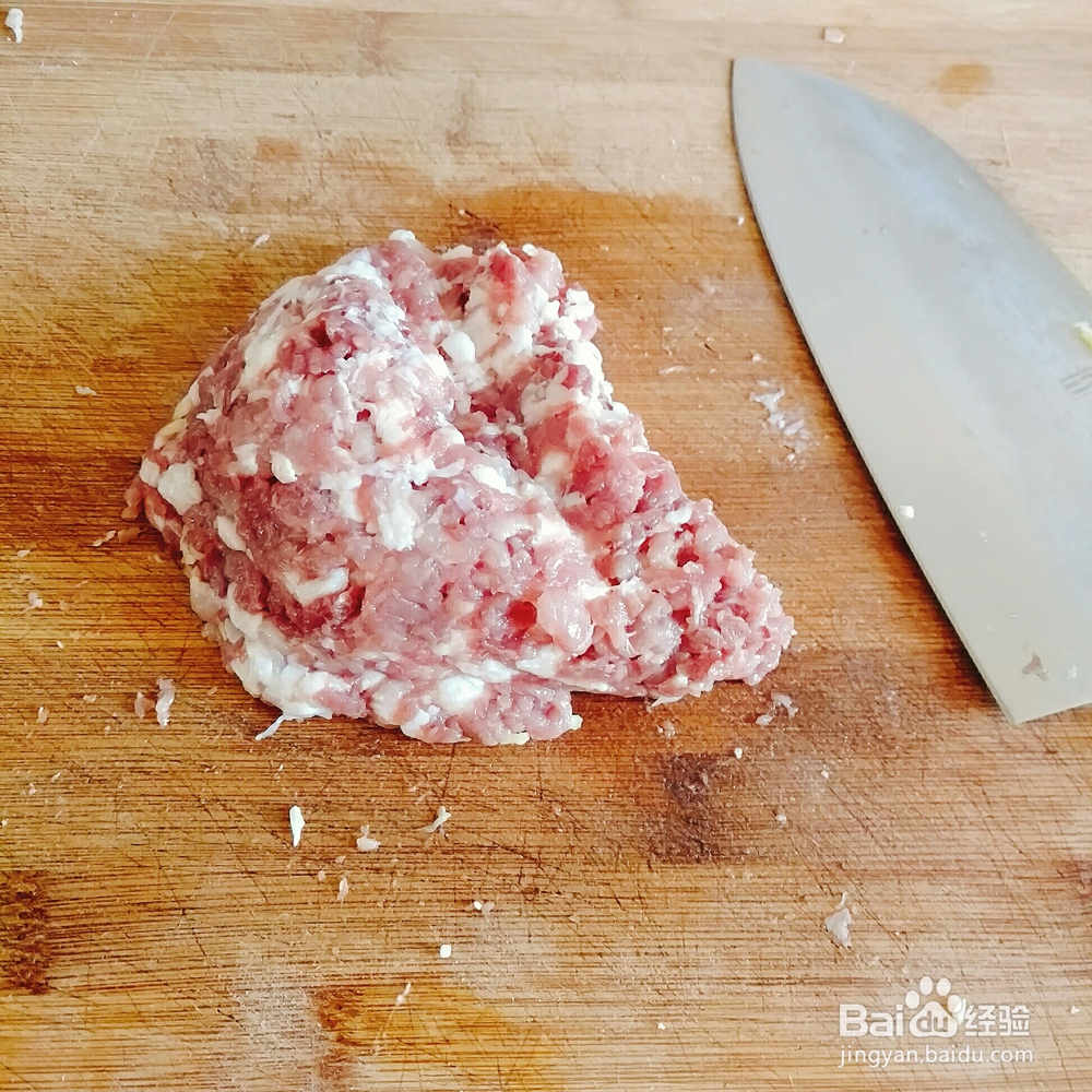 口味清脆的炸藕丸