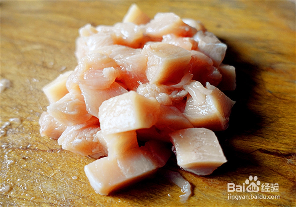 如何制作酱香浓郁的酱爆鸡丁