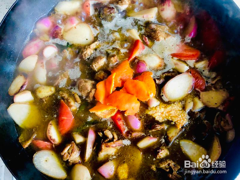 「年夜饭」红焖土鸡萝卜的做法