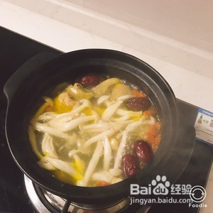 南国风味椰子鸡汤