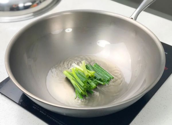 虾仁葱油荞麦面