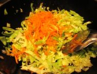 香菇红萝卜炒米粉的做法