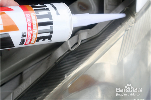 汽车大灯模糊了如何修复？