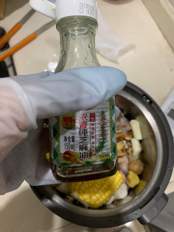 鲍鱼花菇玉竹煲排骨