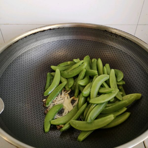 广式腊肠炒甜豆